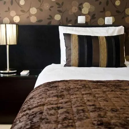Апартаменты Beautiful 2 Bed With Pool Near Da Rocha *