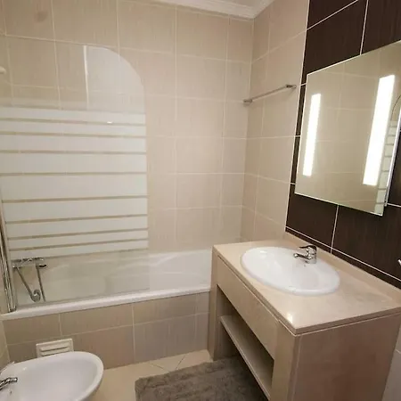 Apartment Beautiful 2 Bed With Pool Near Da Rocha *