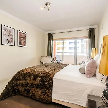 Beautiful 2 Bed With Pool Near Da Rocha Apartment Portimao