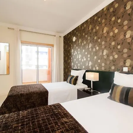 Apartment Beautiful 2 Bed With Pool Near Da Rocha Portimao