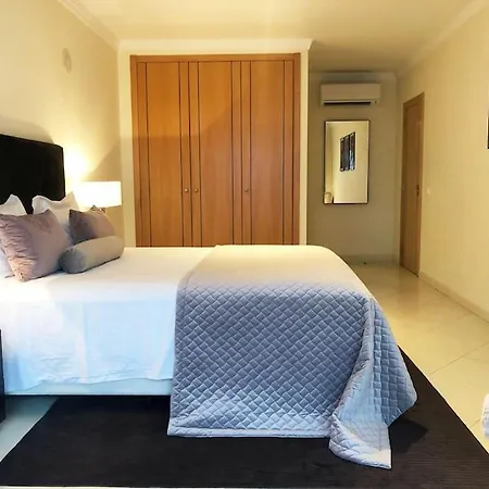 Beautiful 2 Bed With Pool Near Da Rocha Διαμέρισμα Portimão