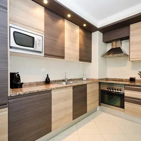 Beautiful 2 Bed With Pool Near Da Rocha Διαμέρισμα *