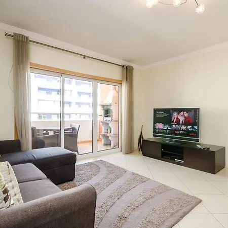 Beautiful 2 Bed With Pool Near Da Rocha Portimao