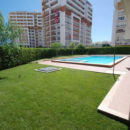 Beautiful 2 Bed With Pool Near Da Rocha Apartment *